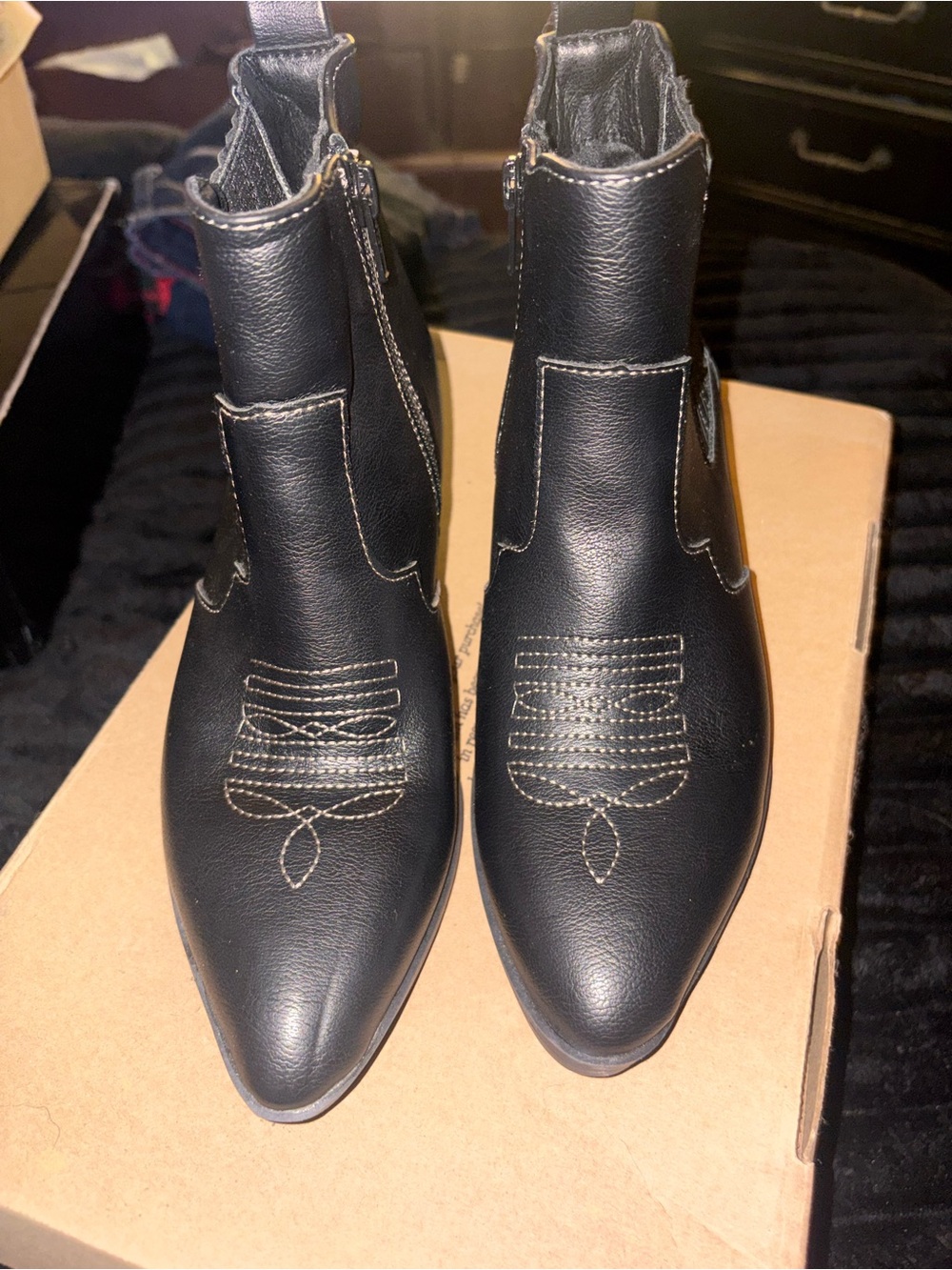 Amazon Women's Black Pointed Ankle Booties with Contrast Stitching - Picture 1 of 3